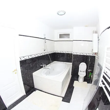 Apartment королевський шик, чотири пальні в самому серці одеси на італійській Odesa