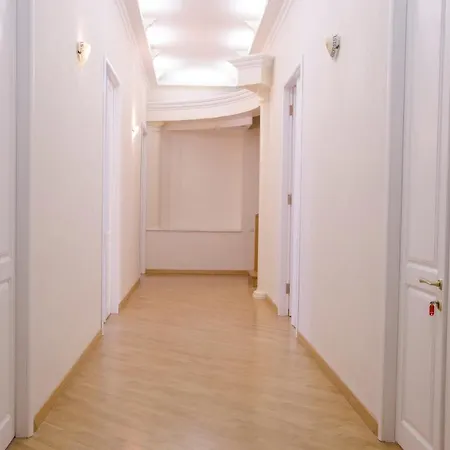 королевський шик, чотири пальні в самому серці одеси на італійській Apartment